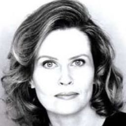 Mary Kay Adams 飾演 Dr. Bennett