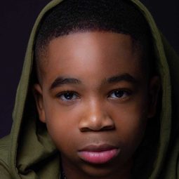 Cayden K. Williams - Carole's Christmas演員 飾演Travis