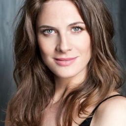 貝蓮·法布拉 飾演 Sara