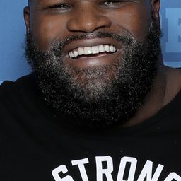 Mark Henry 飾演 Self