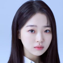 Kim Si-eun 飾演 So-hee