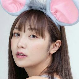 橋本甜歌 飾演 Female Customer