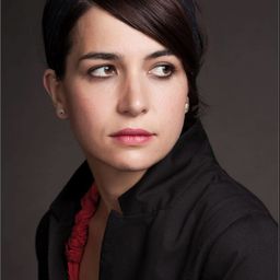 Ioana Iacob 飾演 Sanda