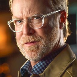 Andrew Patrick Ralston 飾演 Captain Woodcock