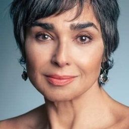 María Isabel Díaz 飾演 Regina