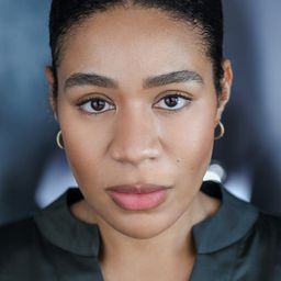 香娜巴巴耶米 飾演 Kovacs