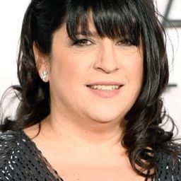 E.L. James - 踢走住家男演員 飾演BBQ Guest