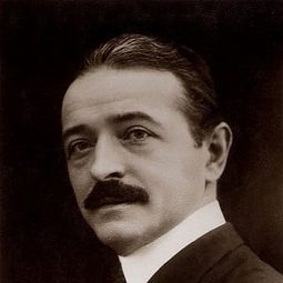 Gaston Jacquet - Lovers of Paris演員 飾演Hippolyte Vabre, the father, owner of the building