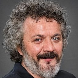 穆菲·肯·薩琴提 - Babamın Ceketi演員 飾演İbrahim