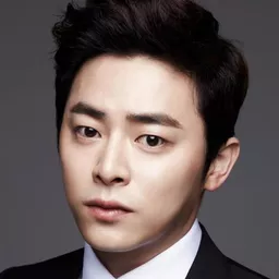 曹政奭 飾演 Lee Jung-hwan