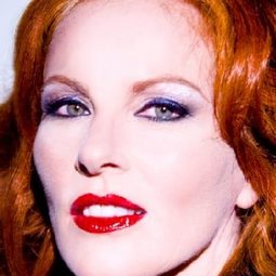 Pamela Dickerson 飾演 Tedra