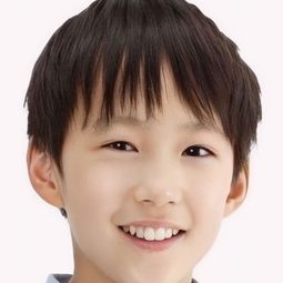 金光泰市  飾演 Yu Hamaguchi