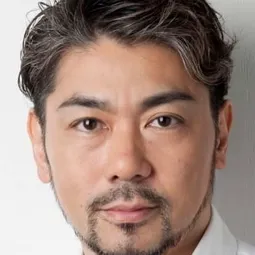 岸祐二 飾演 Kyôsuke Jinnai / Red Racer