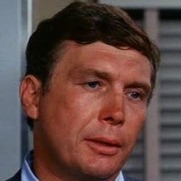 Roy Jenson 飾演 Man in the Park