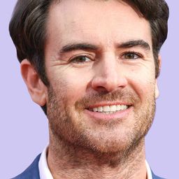 Ben Lawson 飾演 Sam