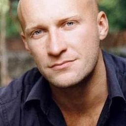 Maciej Wojdyła - Tomorrow's Weather演員 飾演Kinga's Boyfriend