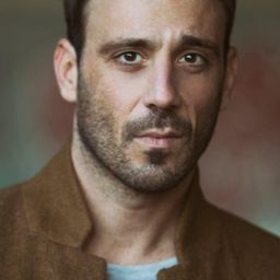 Tiziano Floreani 飾演 Luca