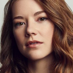 莫莉冠絲 飾演 Brea