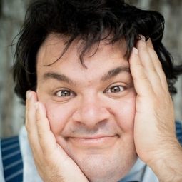 Giordano Agrusta 飾演 Salvatore