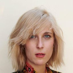 麗娜·戈拉 飾演 Justyna