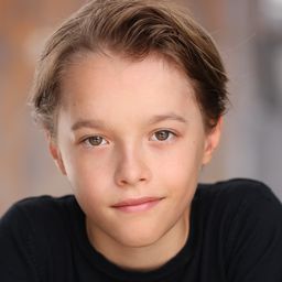 Gabriel Sky 飾演 Diego Gary