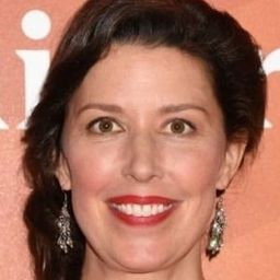 Jean Villepique - 超級型演員 飾演Mrs. Tobbler