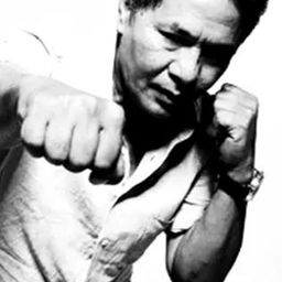 Noel Sto. Domingo 飾演 