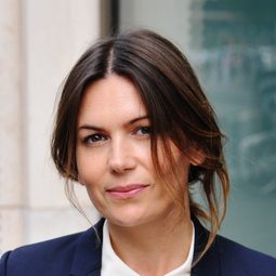 Jeanne Tremsal - Utta Danella - Schokolade im Sommer演員 飾演Anna Seidel