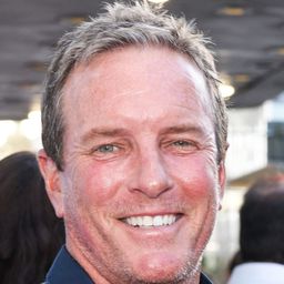 林登·艾許比 飾演 Beau