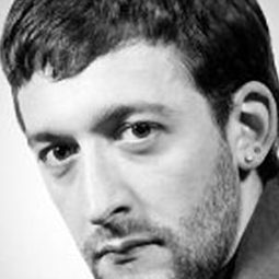 Craig McArdle - 皇家旅館演員 飾演Simmo