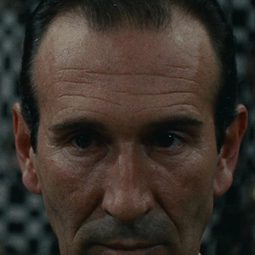 Umberto Raho 飾演 Signor Palucci