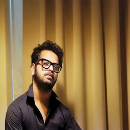 Mohd Sharia 飾演 Actor