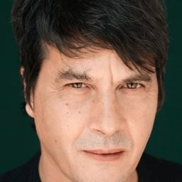 Cláudio da Silva 飾演 Timothy Sanders