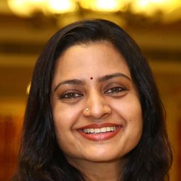 Indraja - Dikkulu Choodaku Ramayya演員 飾演