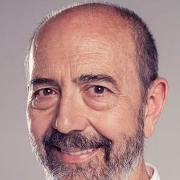 米格·雷加 飾演 Self