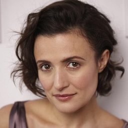 琳賽·馬歇爾 - The Forgotten演員 飾演Sarah