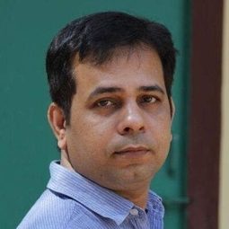 Chittaranjan Tripathy 飾演 Lawyer Kumar