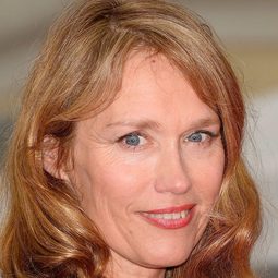 Marianne Basler 飾演 Mme Chanteau