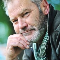 Christopher Bunworth - The Blake Mysteries: Ghost Stories演員 飾演Bruce Beattie