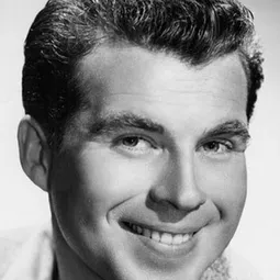 Paul Frees 飾演 Mouse (voice) (archive sound) (uncredited)