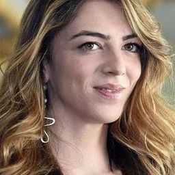 Giulia Andò 飾演 Santina