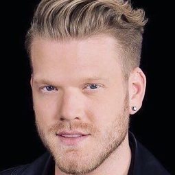 史考特·侯音 飾演 Self