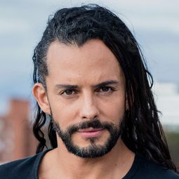 Nicolás Rincón 飾演 Diego