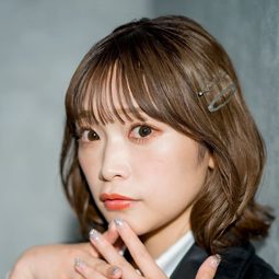 小山百代 飾演 Karen Aijou (voice)