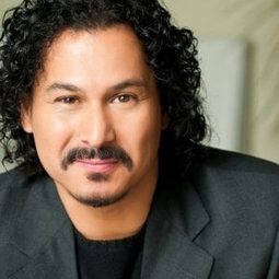 Gino Montesinos - 小馬王：毛駒無束演員 飾演Wrangler / Rodeo Cowboy (voice)