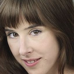 寶拉·瑪利亞 - 溫情避風港演員 飾演Débora