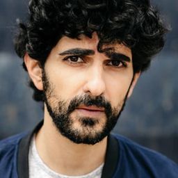 Reza Brojerdi 飾演 Danny