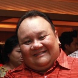 Ronny Dozer - Iqro: My Universe演員 飾演Bos