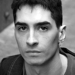 Julián Larquier Tellarini 飾演 Conserje (as Julian Larquier)