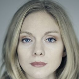 克莉絲汀·可兒 飾演 (Uncredited)